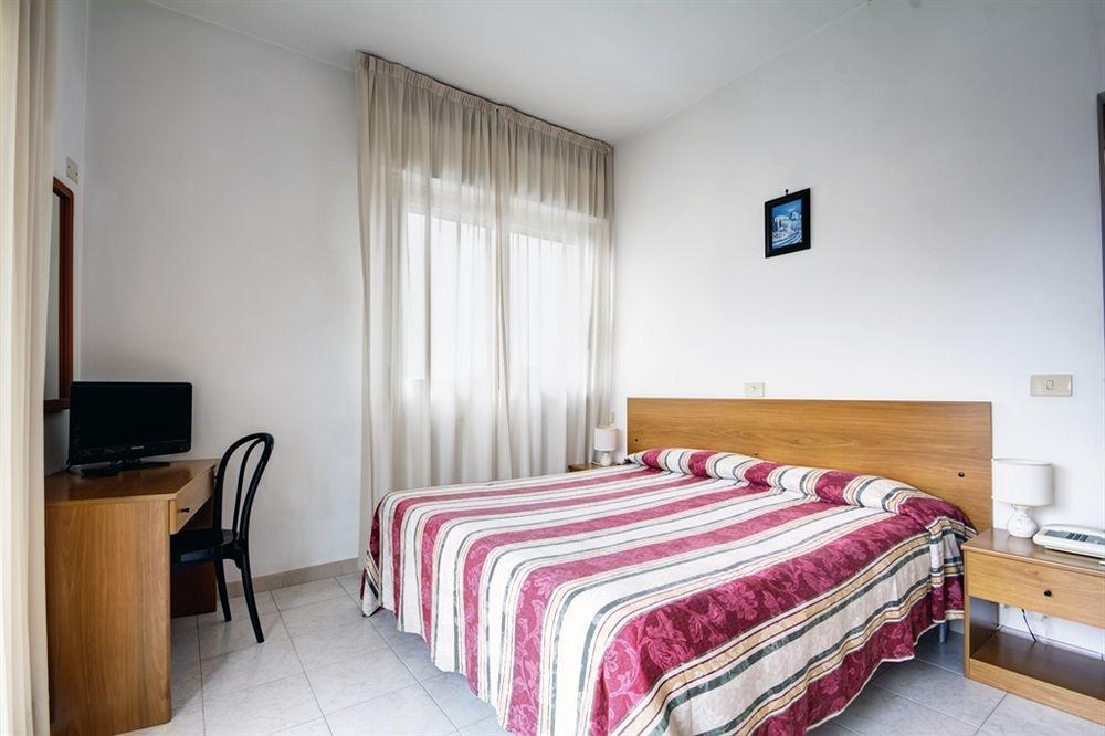 Hotel Virginia Diano Marina Kültér fotó