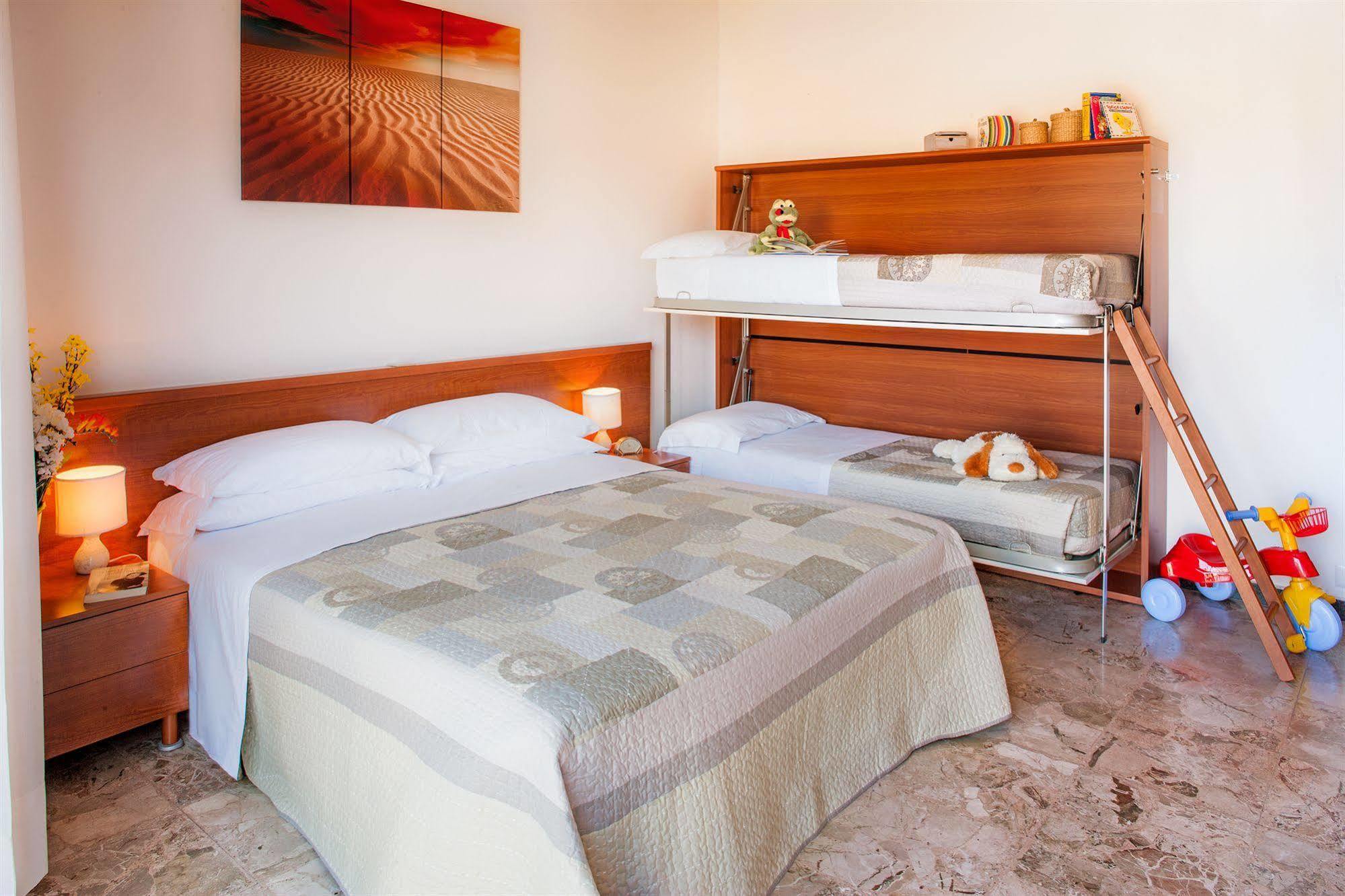 Hotel Virginia Diano Marina Kültér fotó
