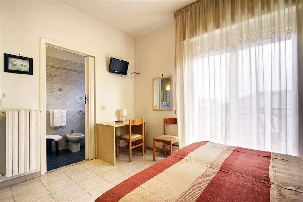 Hotel Virginia Diano Marina Kültér fotó